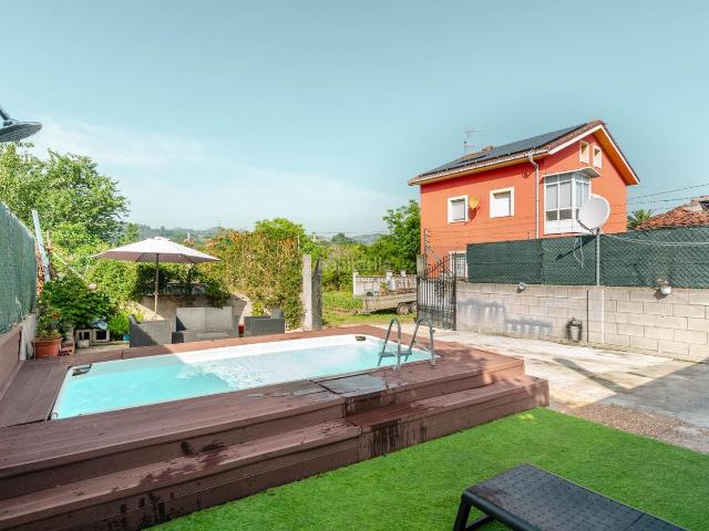 Casa adosada en venta en Grado. CASA ADOSADA CON PISCINA Y FINCA EN LA MATA, A MENOS DE UN MINUTO DE GRADO. Casas adosadas.