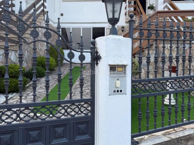 Casa adosada en venta en Grado. Adosado Urbanización Grado. Casas adosadas.