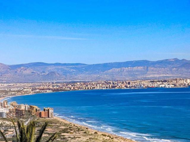 Casa adosada en Venta en Gran Vista Olivo de Oro