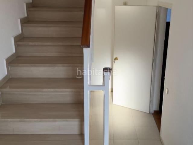 Casa adosada en venta en Granollers, Tres Torres. Casa unifamiliar a reformar. Casas adosadas.