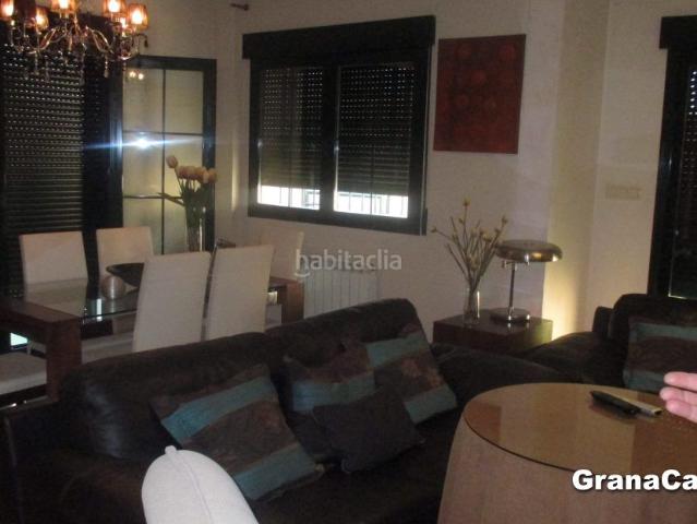 Casa adosada en venta en Granada, Cervantes. Casa adosada de 4 Dormitorios y 3 Plantas con Piscina en el Serrallo. Casas adosadas.