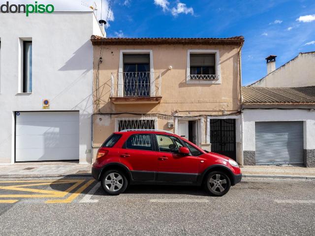 Casa adosada en venta en Granada, Cerrillo de Maracena Periodistas. Casa en Cerrillo Maracena. Para reformar. Casas adosadas.