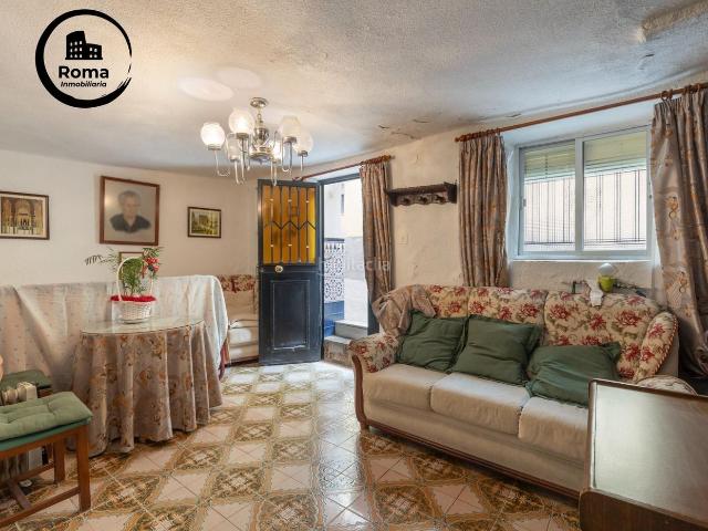 Casa adosada en venta en Granada, San Ildefonso. BONITA CASA PARA REFORMAR. Casas adosadas.