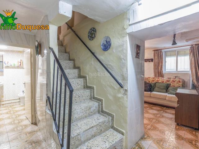 Casa adosada en venta en Granada, San Ildefonso. Casa de 2 plantas para reformar. Junto plaza del TRIUNFO. Casas adosadas.