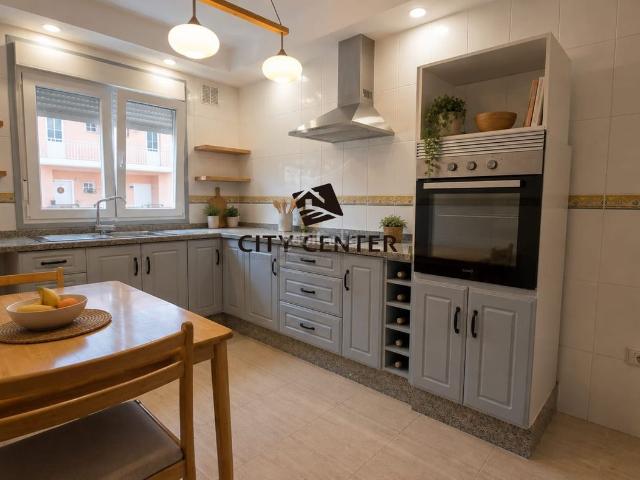 Casa adosada en venta en Granadilla de Abona, San Isidro. SE VENDE ADOSADO EN SAN ISIDRO. Casas adosadas Granadilla de.