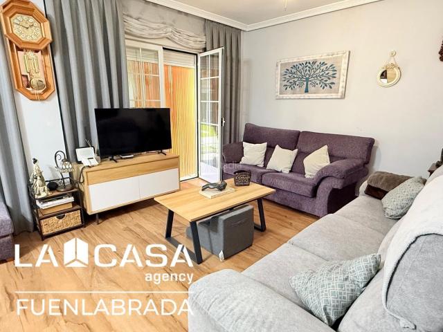 Casa adosada en venta en Griñón. Casas adosadas.