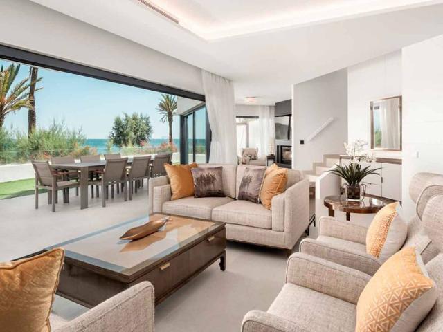 Casa adosada en Venta en Guadalobón