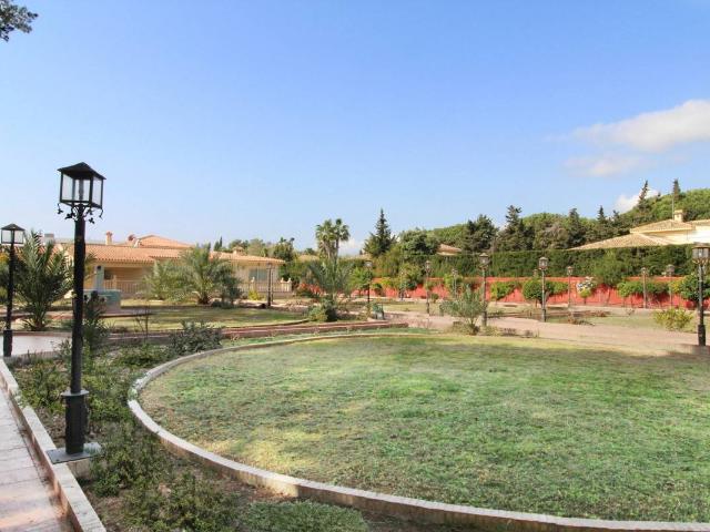 Casa adosada en Venta en Guadalmina Baja
