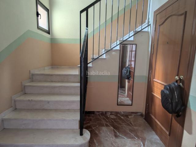 Casa adosada en venta en Guadix. CASA CON GRAN POTENCIAL EN GUADIX ¡POSIBILIDAD DE 2 VIVIENDAS!. Casas adosadas.