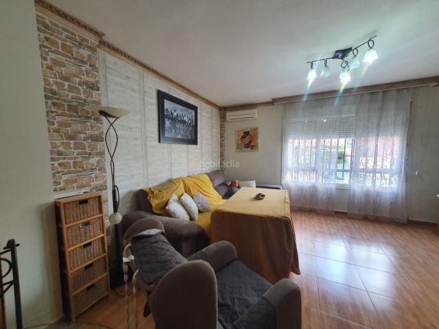 Casa adosada en venta en Guadix. CASA EN BUENA ZONA DE GUADIX. Casas adosadas.