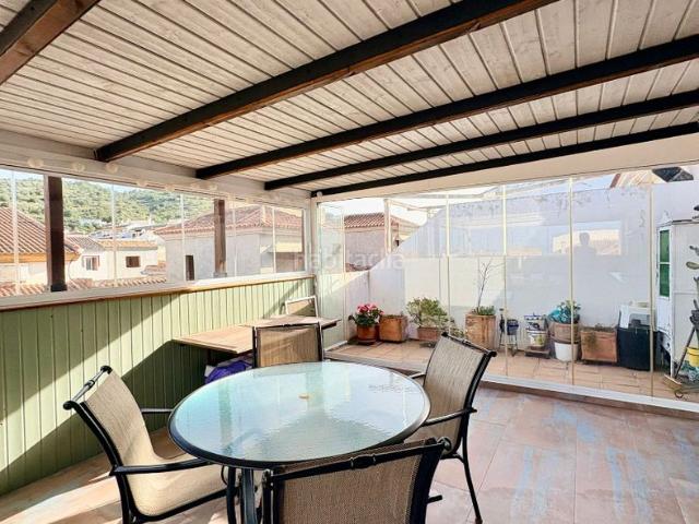 Casa adosada en venta en Guaro. AMPLIA CASA ADOSADA EN GUARO 320 m² GARAJE PARA VARIOS VEHÍCULOS ENERGÍA SOLAR 262.000. Casas adosadas.
