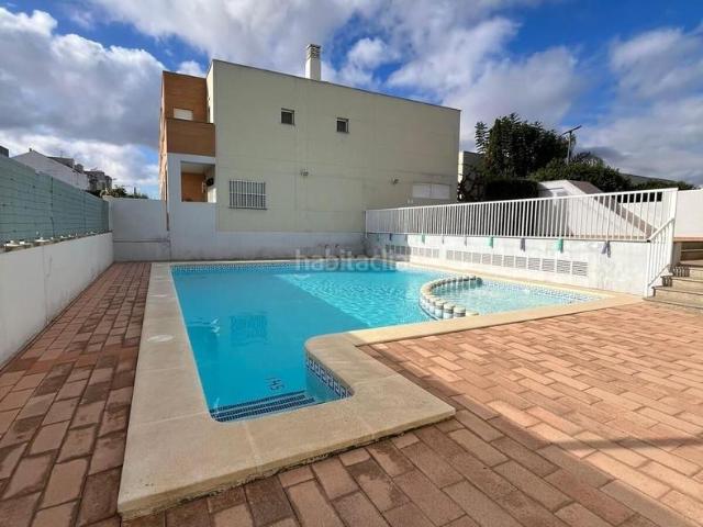 Casa adosada en venta en Guardamar. buscas vivienda para verano e invierno?. Casas adosadas.