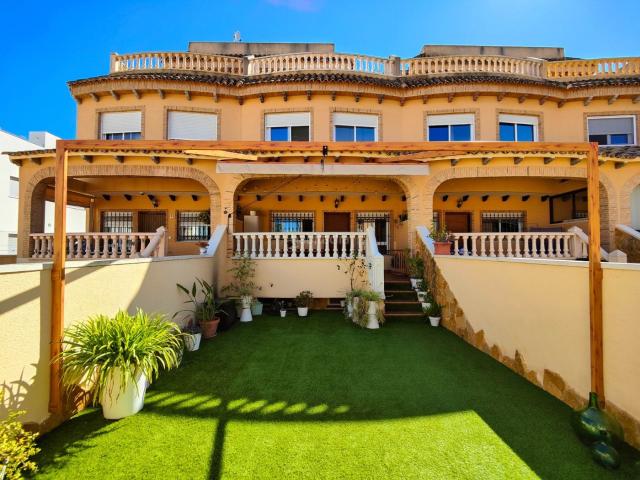Casa adosada en venta en Guardamar del Segura, El Edén. Casas adosadas Guardamar del.
