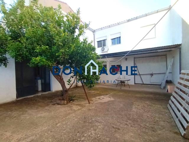 Casa adosada en venta en Guareña