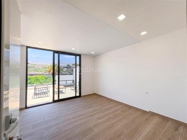 Casa adosada en venta en Guía de Isora, Playa de San Juan. Atlantic Coast Oferta especial hasta el 31 de julio de 2026. Casas adosadas Guía de.
