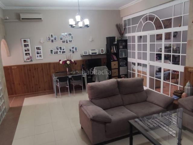 Casa adosada en venta en Guillena, Guillena pueblo. MAGNÍFICA CASA ADOSADA. Casas adosadas.