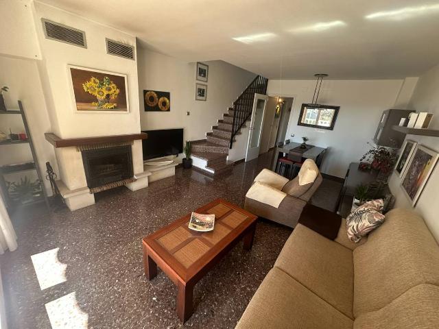 Casa adosada en Venta en Guinardera