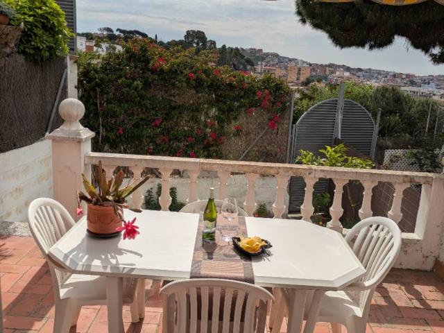 Casa adosada en Venta en Guinardera