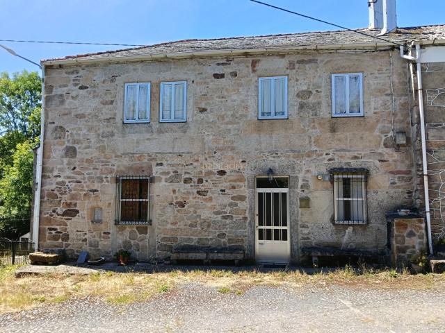Casa adosada en venta en Guitiriz. Casas adosadas.