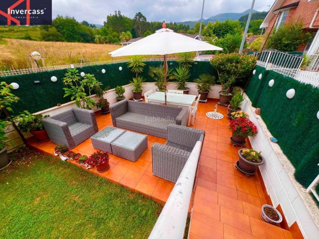 Casa adosada en venta en Guriezo. CHALET BIFAMILIAR A 300 METROS DEL CENTRO DE GURIEZO. Casas adosadas.