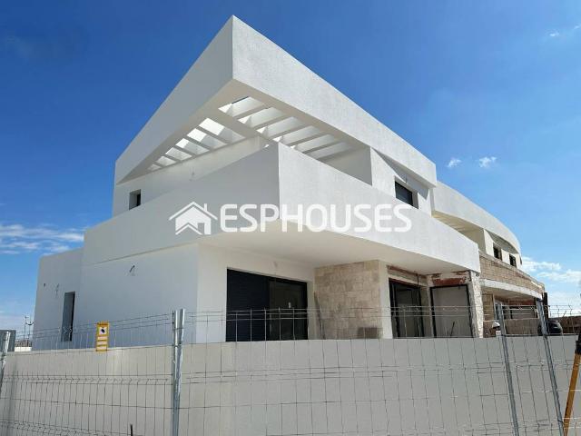 Casa adosada en Venta en Dolores