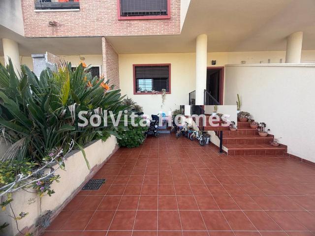 Casa adosada en Venta en Dolores