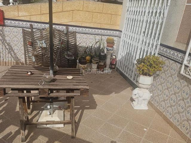 Casa adosada en venta en Dolores. Adosado duplex haciendo esquina en Dolores. Casas adosadas.