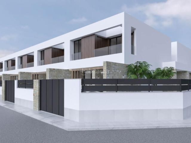 Casa adosada en venta en Dolores. Casas adosadas.