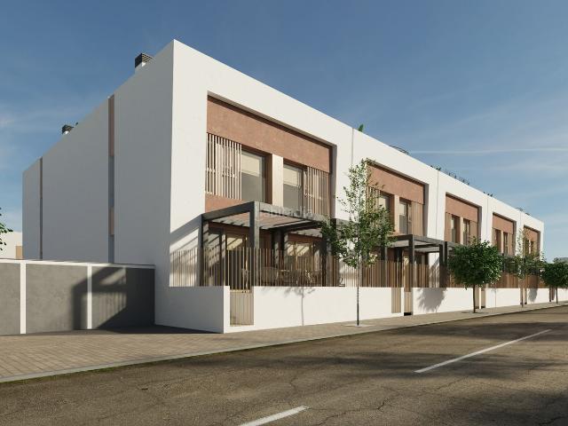 Casa adosada en venta en Dolores. Chalets adosados ?con 3 dormitorios y amplio solárium en Dolores. Casas adosadas.