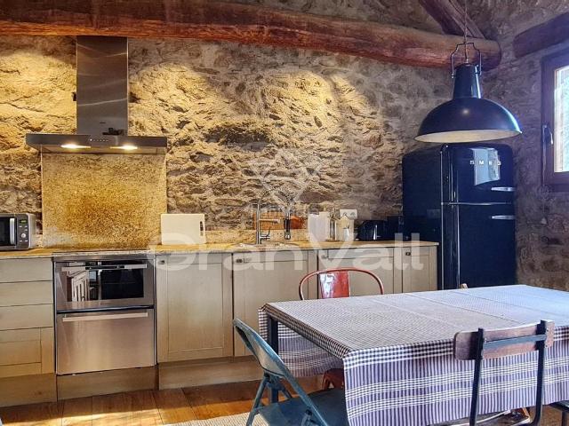 Casa adosada en venta en Dorres Pirineos. Espectacular pajar rehabilitado con jardín privado en Dorres. Casas adosadas.