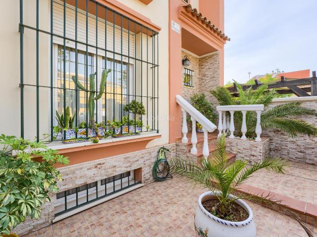 Casa adosada en venta en Dos Hermanas, Arco Norte Avda España. CASA FAMILIAR. Casas adosadas Dos.