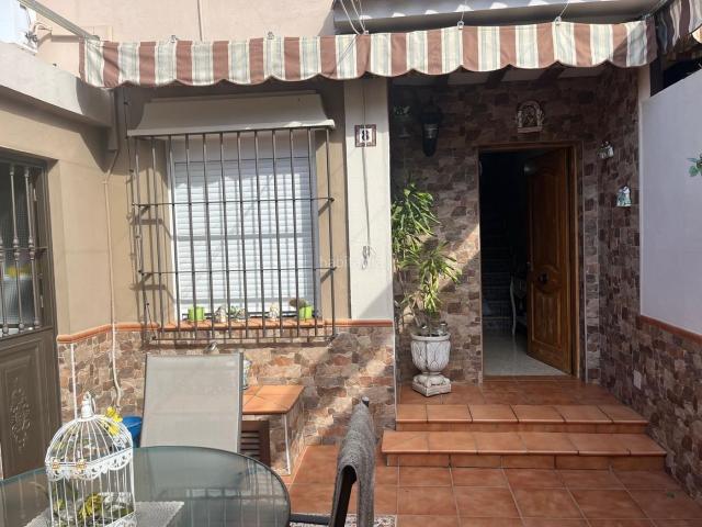 Casa adosada en venta en Dos Hermanas, Centro Doña Mercedes. Casas adosadas Dos.