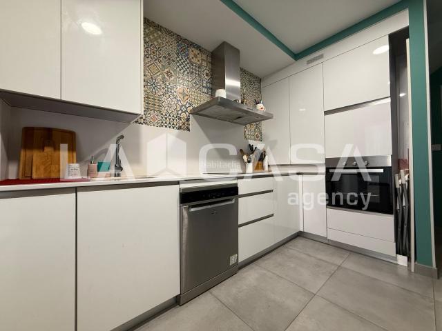 Casa adosada en venta en Dos Hermanas, Entrenúcleos. Casas adosadas Dos.