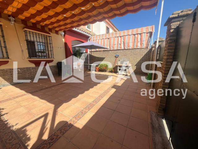 Casa adosada en venta en Dos Hermanas, Vista Azul Consolación. Casas adosadas Dos.