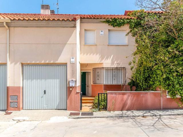 Casa adosada en Venta en Dosbarrios