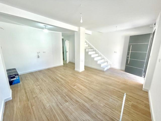 Casa adosada en venta en Daya Nueva. Casas adosadas Daya.