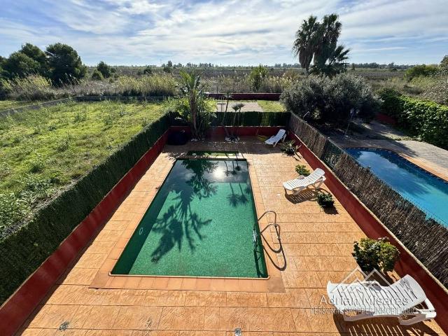 Casa adosada en Venta en Deltebre