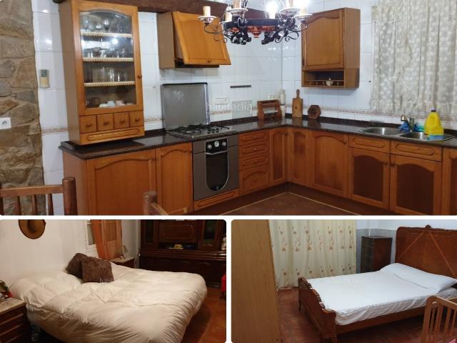 Casa adosada en venta en Deltebre Costa Dorada. Casa con 3 plantas almacen. Casas adosadas.