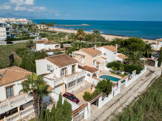 Casa en venta en Dénia, Devessa Monte Pego. Casa adosada con vistas al mar. Casas.