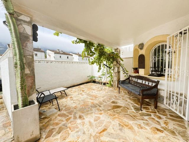 Casa adosada en venta en Dénia, El Montgó. FANTASTICO ADOSADO EN CALLE AGRET ZONA PAIDOS. Casas adosadas.