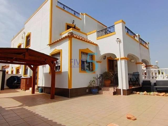 Casa adosada en Venta en Desamparados Hurchillo Torremendo