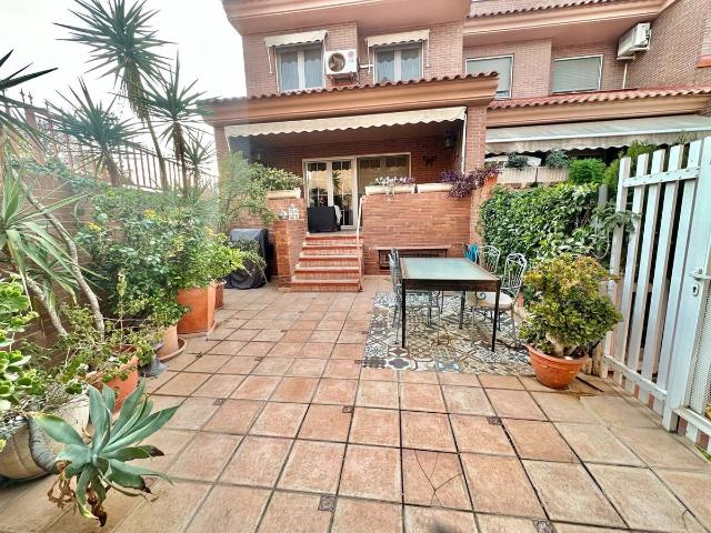Casa adosada en Venta en Divina Pastora