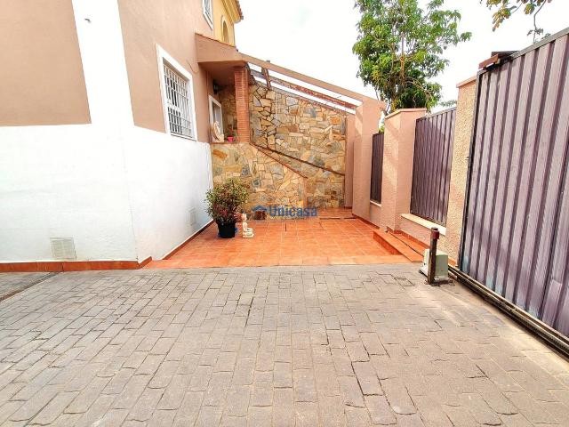 Casa adosada en Venta en Distrito Zeta Recinto Ferial Cortijo de Torres