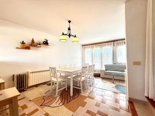 Casa adosada en venta en Empuriabrava, Salins Cavall de Mar Costa Brava. Exclusiva casa con amarre privado en primera línea de mar y canal en Empuriabrava. Casas adosadas.