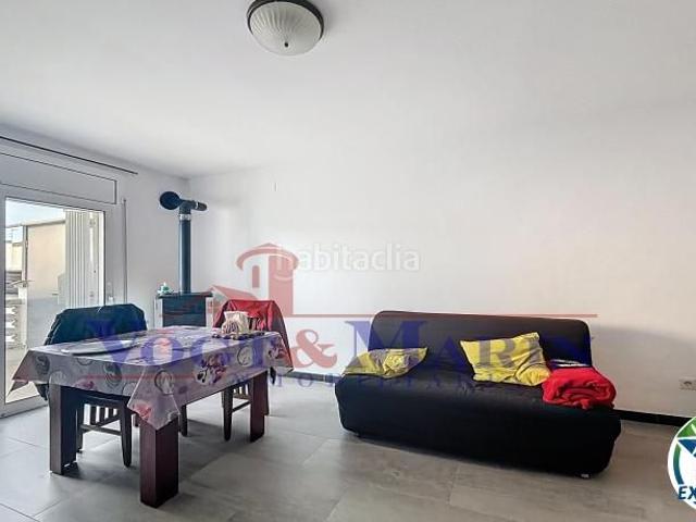 Casa adosada en venta en Empuriabrava, Tordera Fluvià Llobregat Costa Brava. Casa con jardín y piscina comunitaria en Byblos, Empuriabrava. Casas adosadas.
