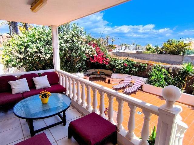 Casa adosada en Venta en Entremares