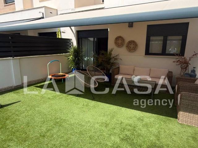 Casa adosada en Venta en Entrenúcleos