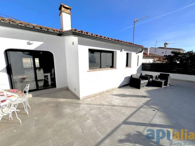 Casa adosada en Venta en Eixample