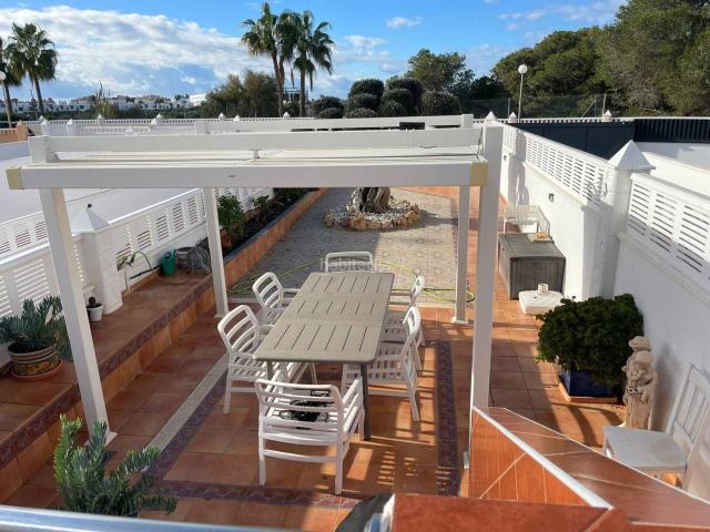 Casa adosada en venta en Ejido El, Almerimar. Vivienda familiar Triplex Adosado, cerca las escuelas, centro del deportivos, playa y Almerimar Puerto. Casas adosadas Ejido.