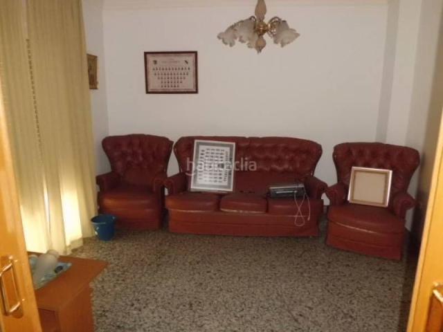 Casa adosada en venta en Ejido El, Ejido centro. Vivienda sobre almacen de 4 dormitorios en venta en Ejido Norte. Casas adosadas Ejido.